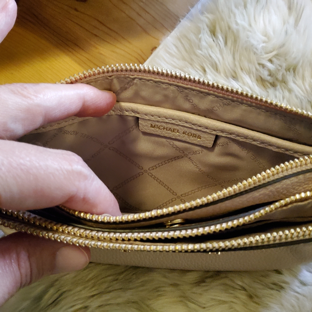 Michael Kors Adele Double Zip Crossbody VGUC Blush Pink in Color - Picture 5 of 16